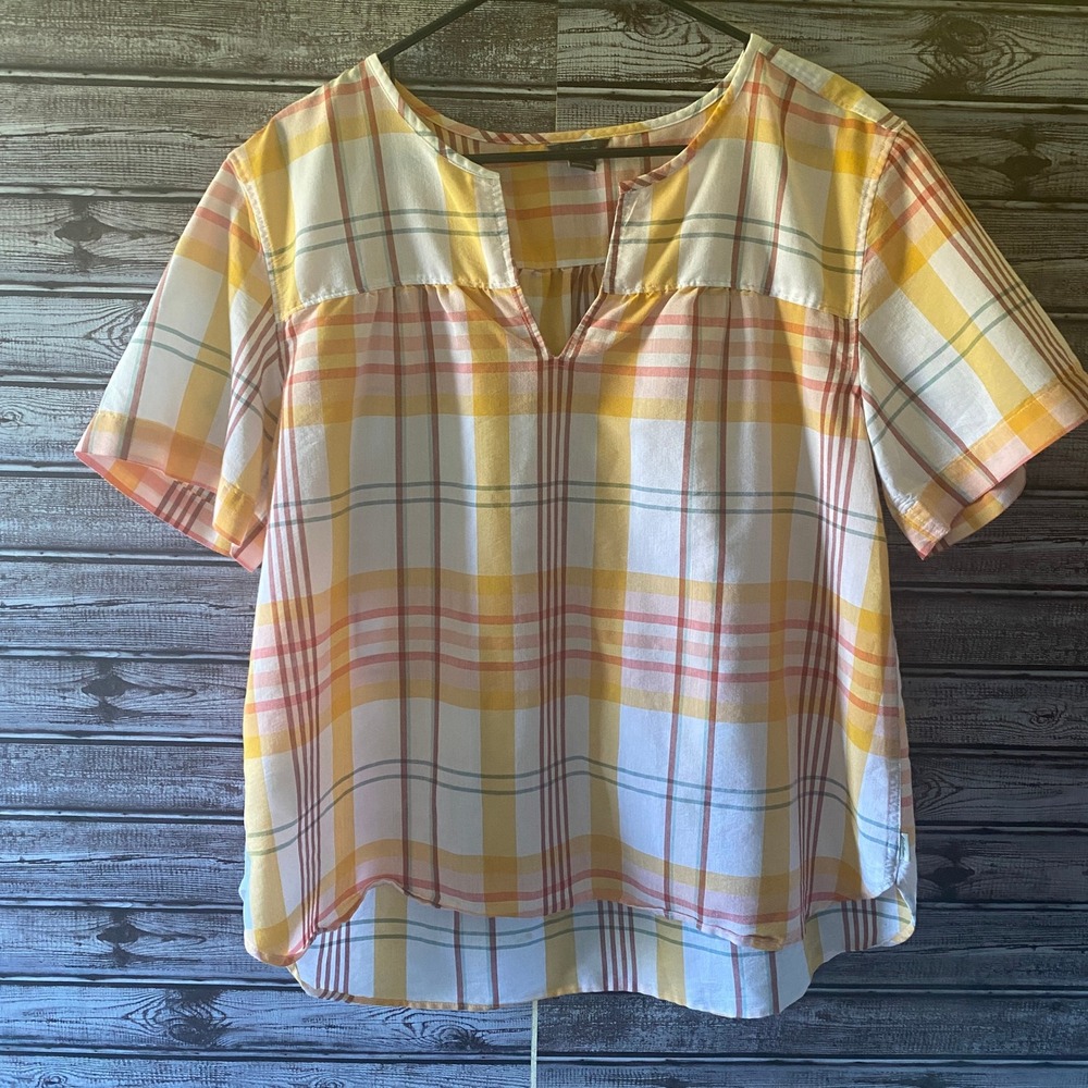 Eddie‎ Bauer Women's Short-Sleeved Top Size XL White Plaid V-Neck Logo